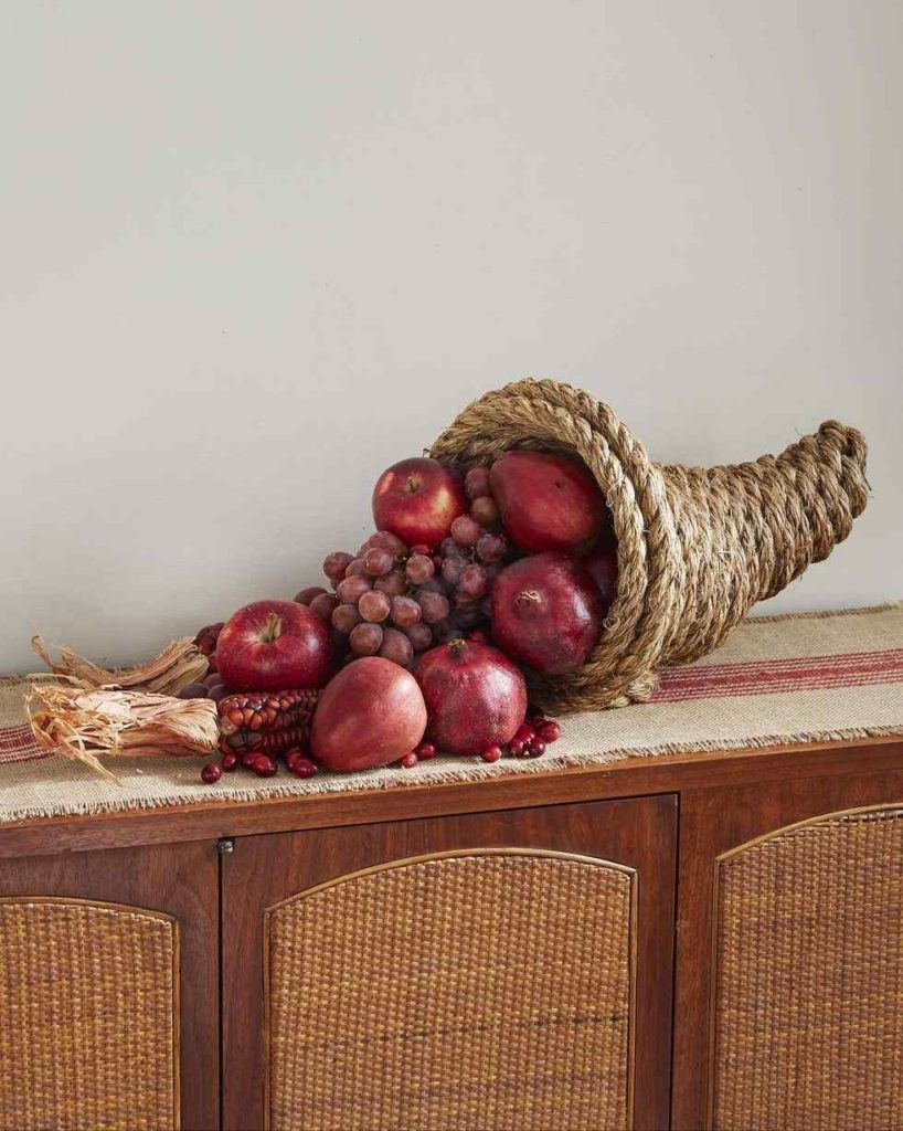 Aesthetic Thanksgiving Decorations | DIY & Inexpensive Home Decors
