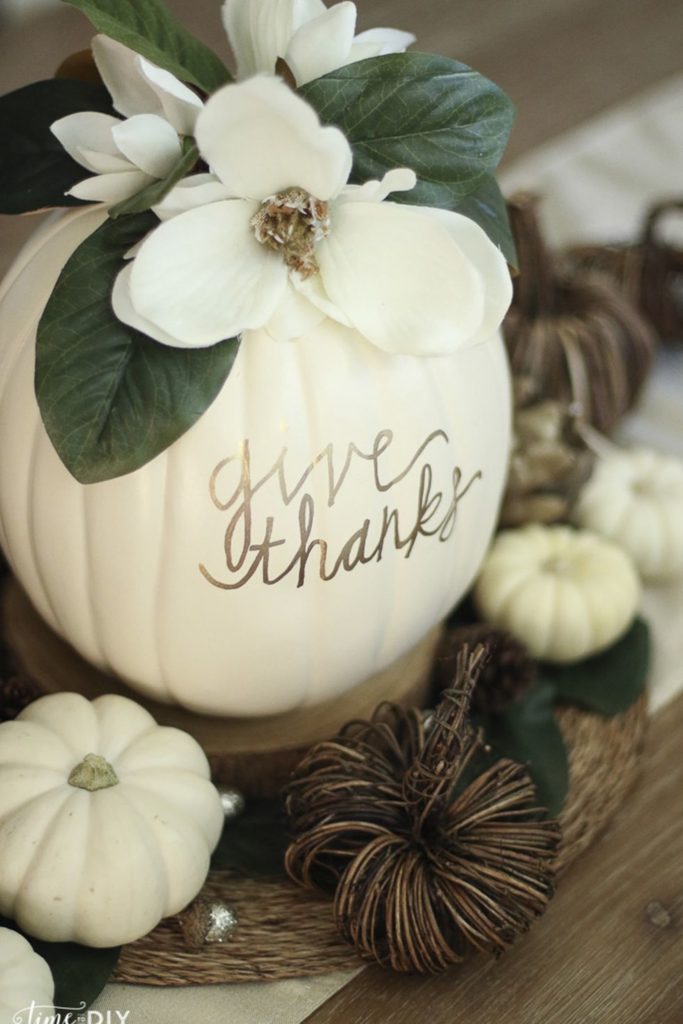 Aesthetic Thanksgiving Decorations | DIY & Inexpensive Home Decors