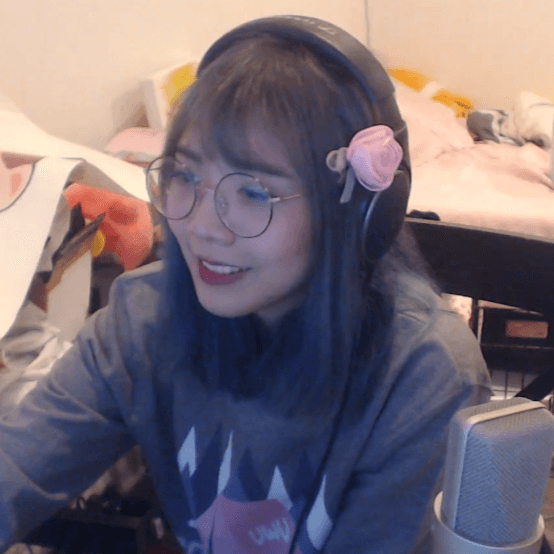 lilypichu image: top female twitch streamers