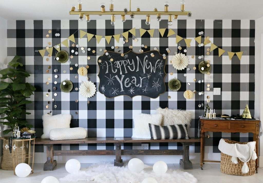 21 DIY New Year's Party Decoration Ideas For Your Eve (2022)