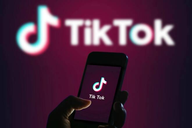 How to know if you are shadowbanned on TikTok logo; how to know if you are shadowbanned on TikTok