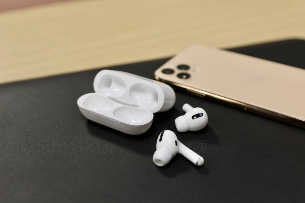 How To Check Your Airpods Battery Status Without The CaseHow Do You Know If Your AirPods Are Charging?