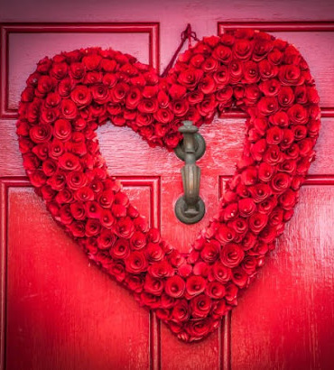 14 Best Valentine’s Wreaths for Your V-day in 2022