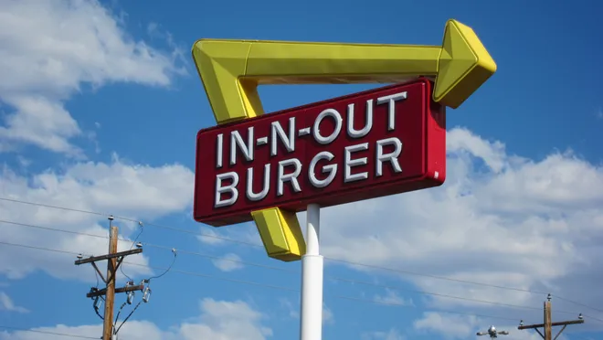 Does In-N-Out take Apple Pay?