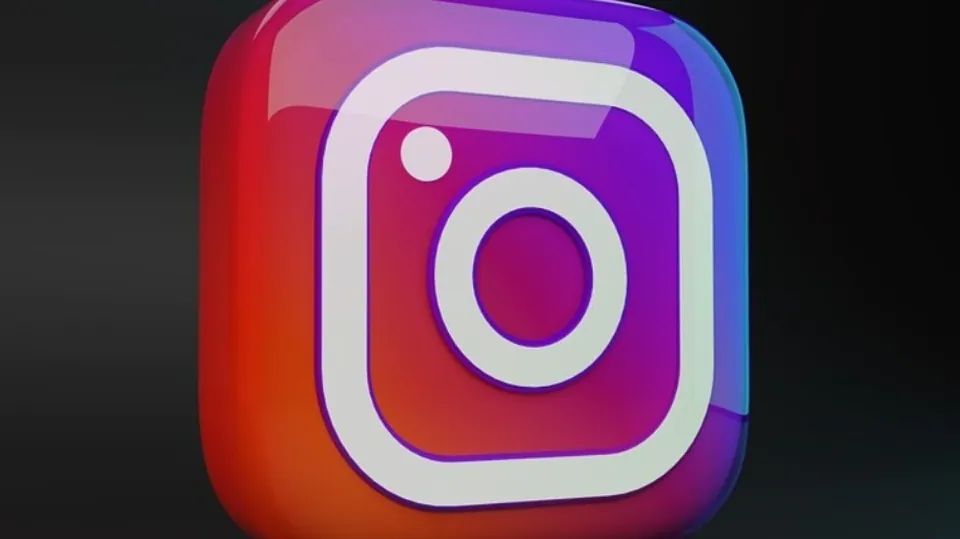 Instagram logo; best time to post on Instagram on Sunday