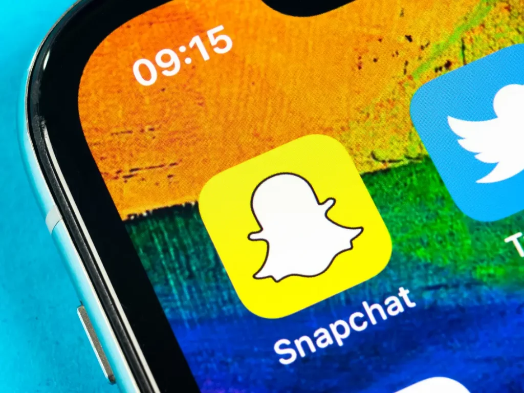 Snapchat logo ; how to remove best friends on Snapchat