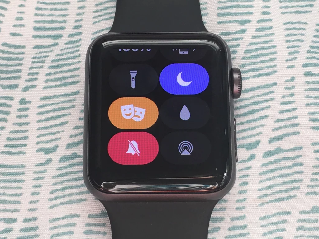how to silence your Apple Watch