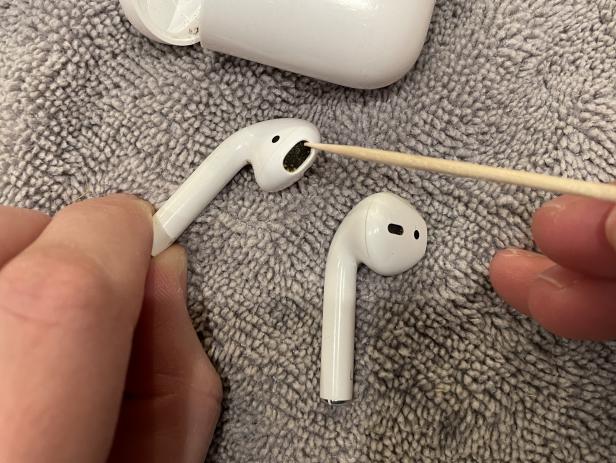 Airpods Microphone Not Working | Check 9 Fixes Right Now