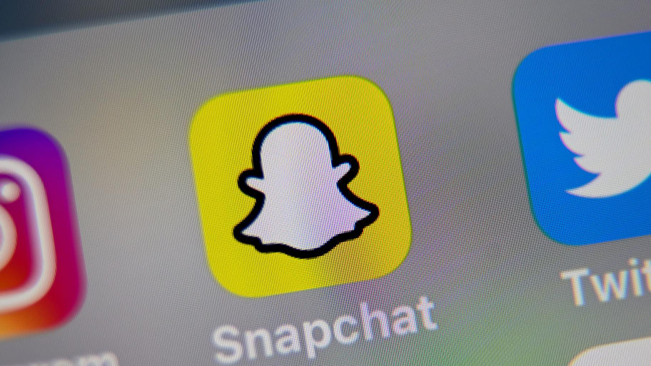 What Does LMR Mean on Snapchat & How to Use it in 2022?
