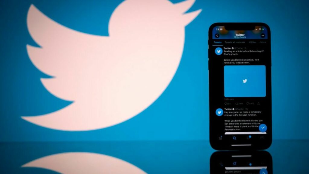 How To Bookmark A Tweet On Twitter & How To Access It [2022 Updated]