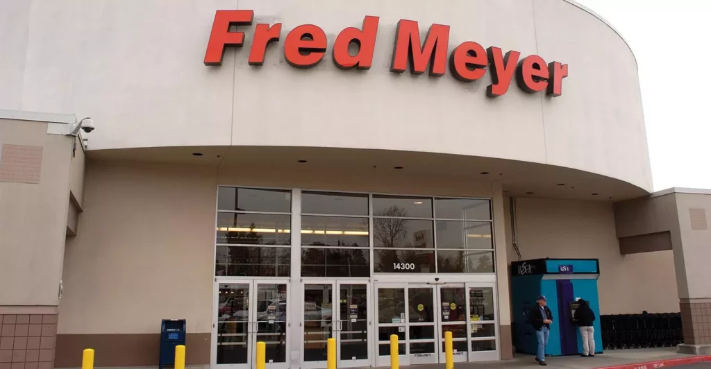 Fred Meyer store ; Does Fred Meyer take Apple Pay.