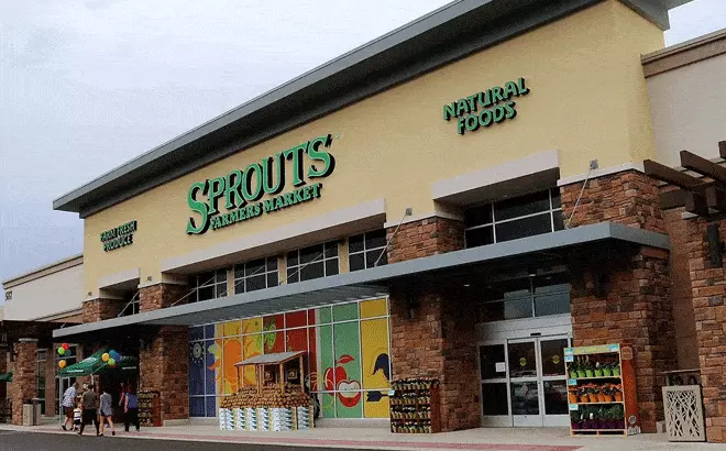 Sprouts store ; Does Sprouts take Apple Pay.