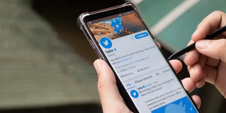 Does Twitter Notify When You Screenshot? Know All About Twitter Screenshots