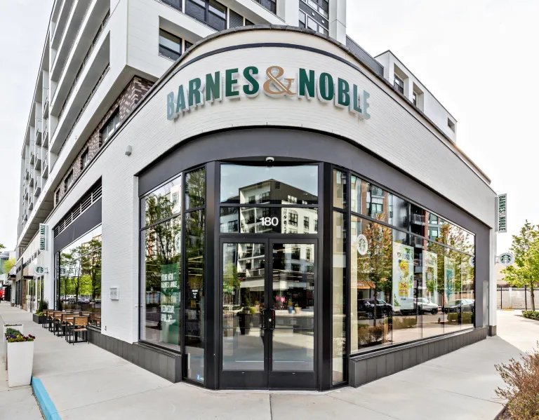 Barnes and Noble store ; Does Barnes and Noble Take Apple Pay |Detail Guide on Apple Pay at Barnes and Noble