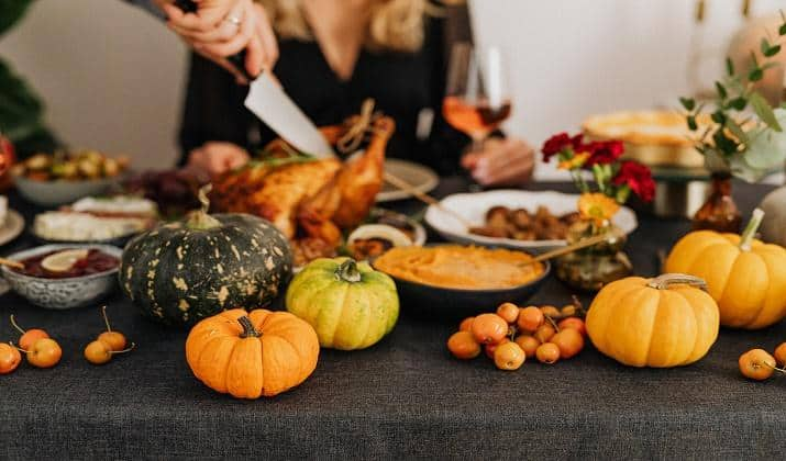 15+ Zoom Thanksgiving Backgrounds In 2022 | Cheers To The Festive Celebrations