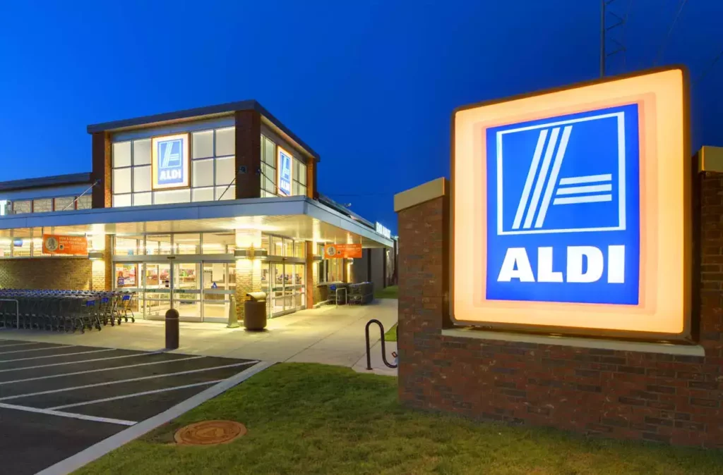 Aldi store ; Does Aldi Take Apple Pay | Find Out Aldi's Payment Methods in 2022