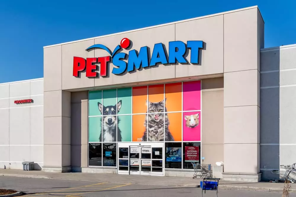 PetSmart store ; Does PetSmart Take Apple Pay |Payment Methods at PetSmart (Updated 2022)