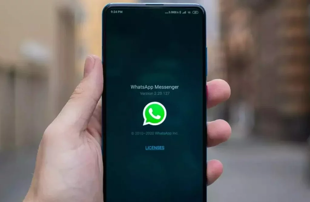 How to use whatsapp accidental delete feature