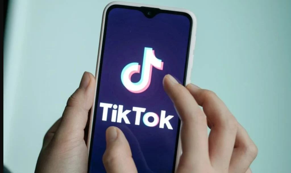 How to Hack the TikTok Algorithm: 3 Hacks to Grow on TikTok!