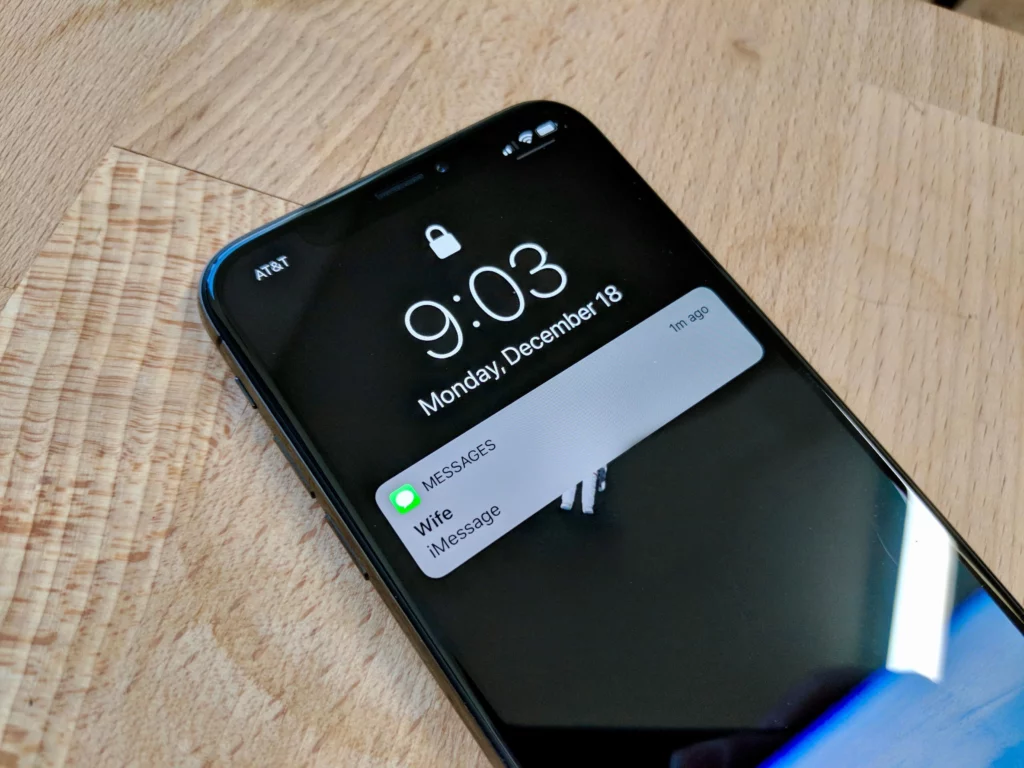 How to Hide Messages on iPhone Lock Screen?