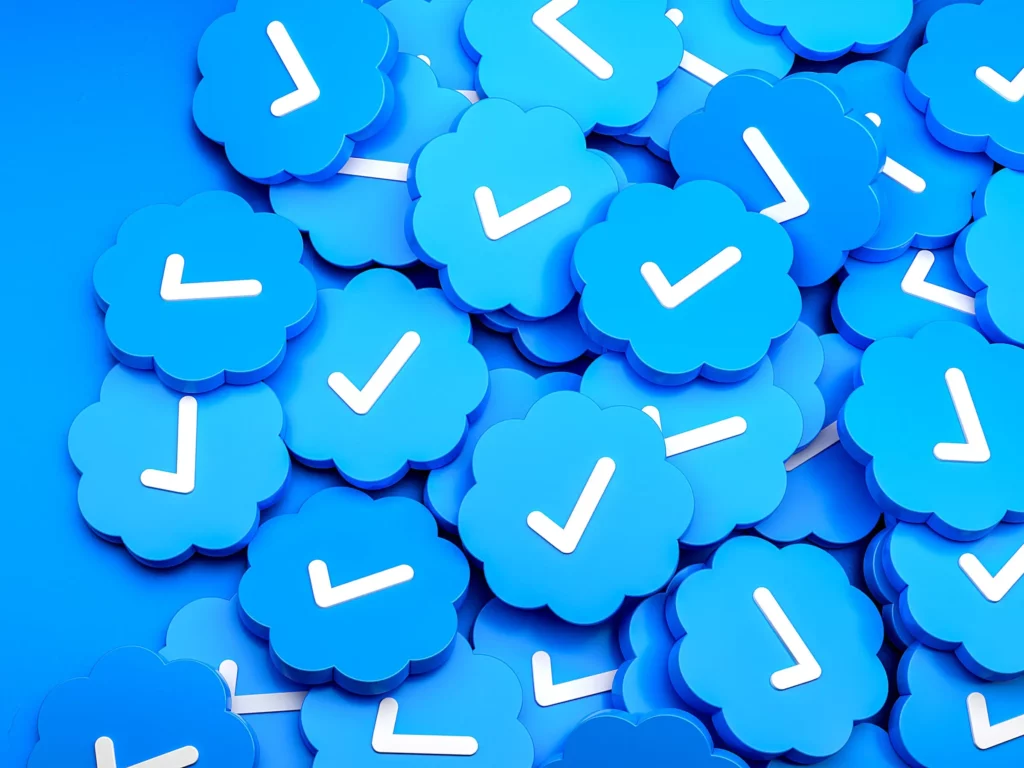 Twitter Blue Versus Meta Verified: Priority Support