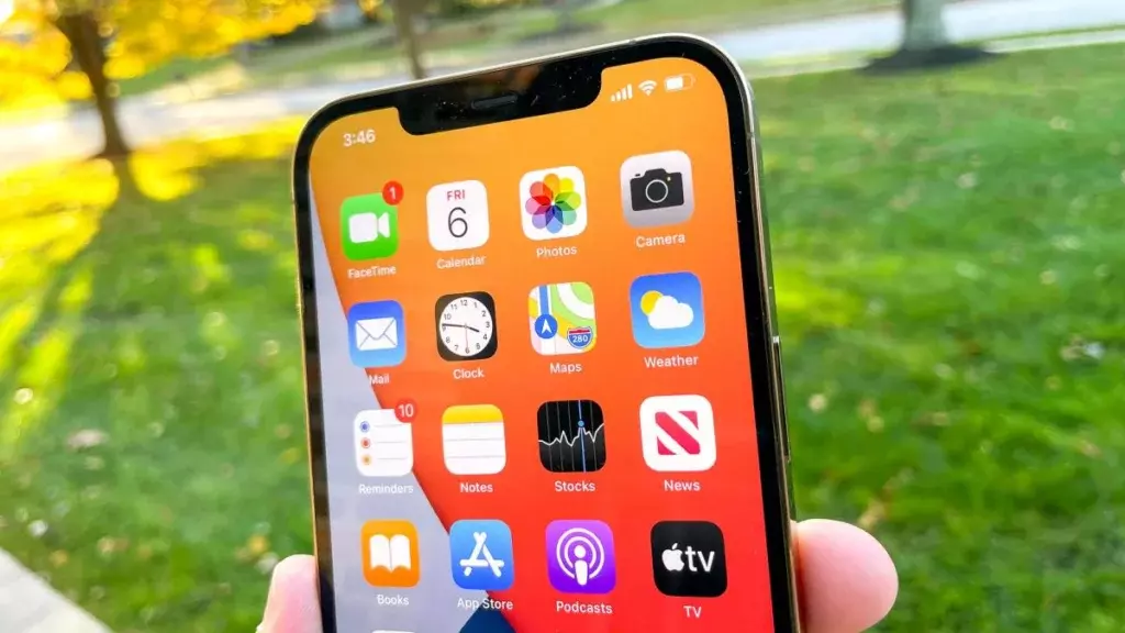 iPhone ; How to Close Apps on iPhone 12? Battery Saving Trick in 2023