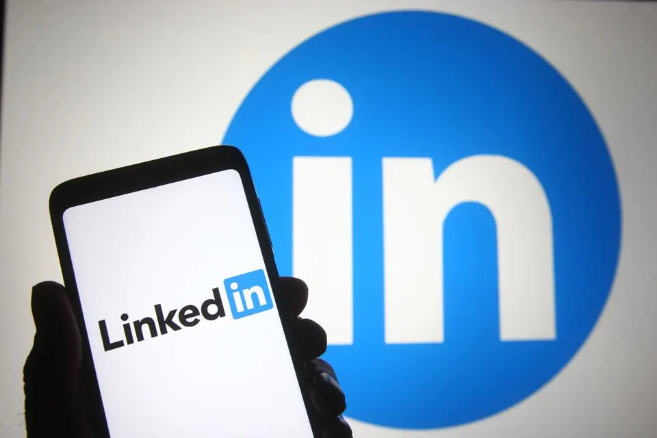 What Does the Green Dot Mean on LinkedIn