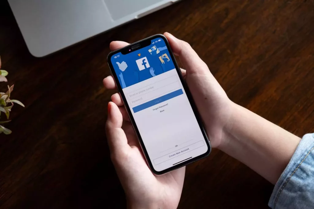 Does Facebook Delete Friends Randomly? Here is the Answer!