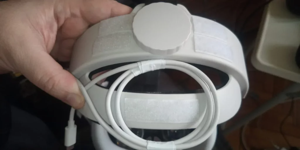 Use the Oculus Quest 3 While Charging