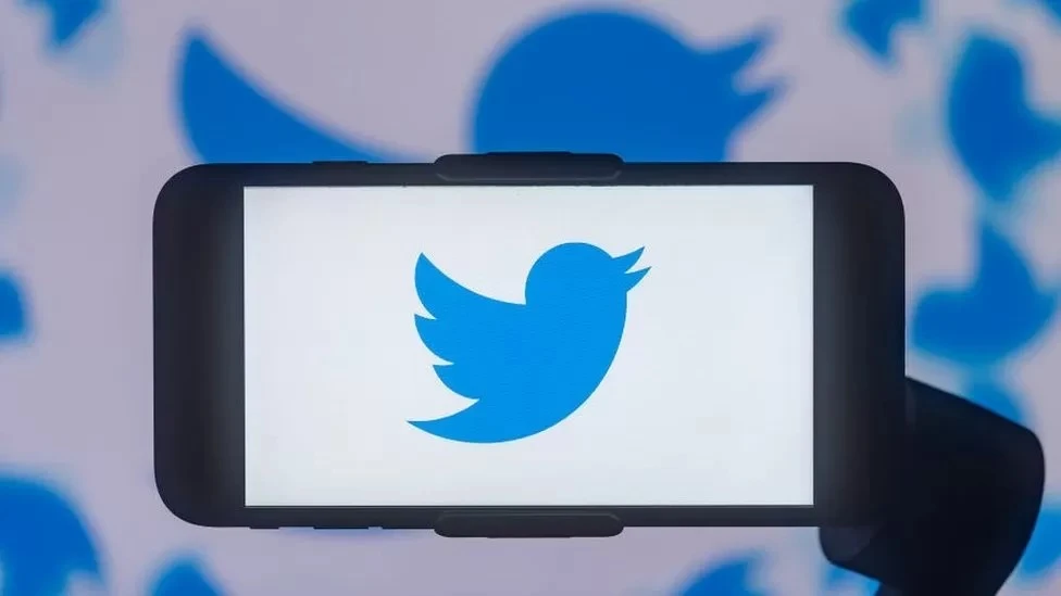 Удаляет ли Twitter медиа до 2014 года?