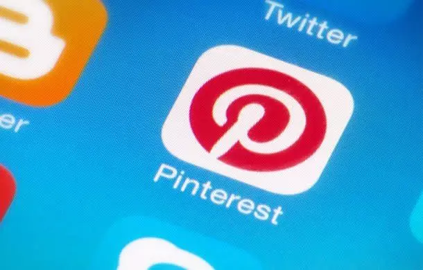 Fix ‘Email Is Already In Use’ on Pinterest By Updating Pinterest App