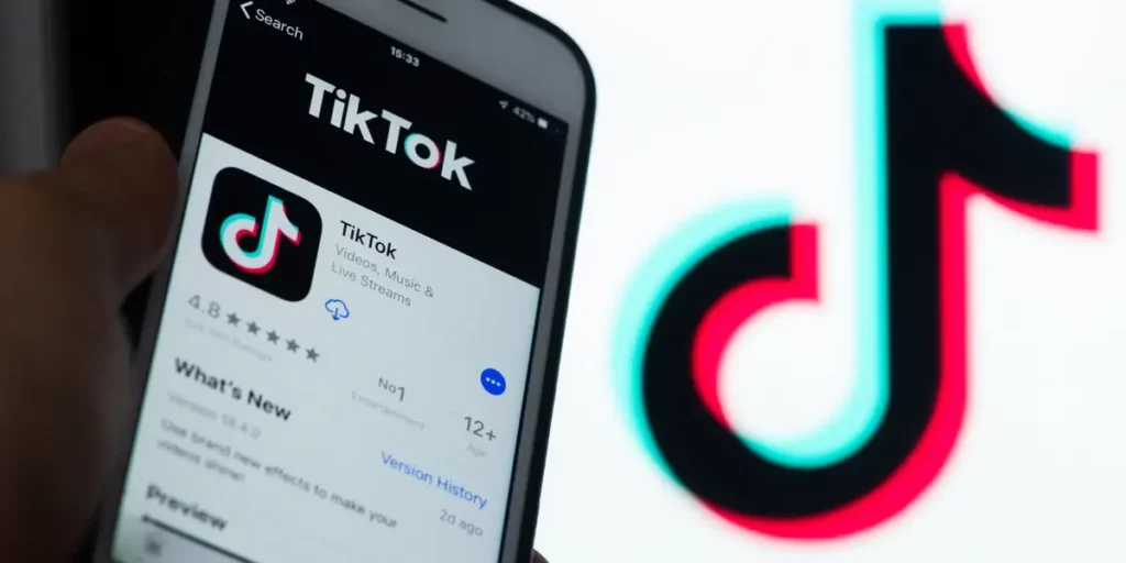 Fix TikTok FYP Broken By Uninstalling and Reinstalling TikTok App