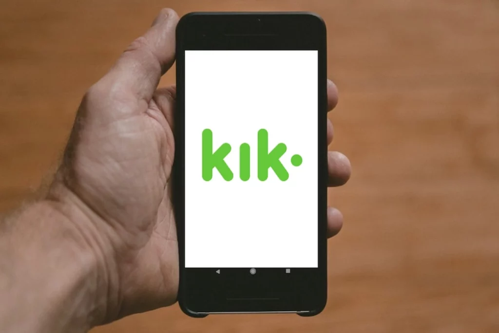 Why is Kik Messages Stuck on S & How to Fix it?